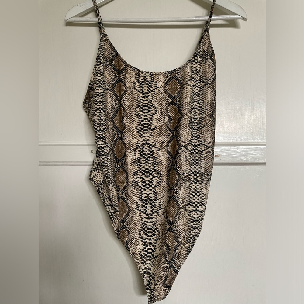 Fashion Nova/ snake pattern body suit.